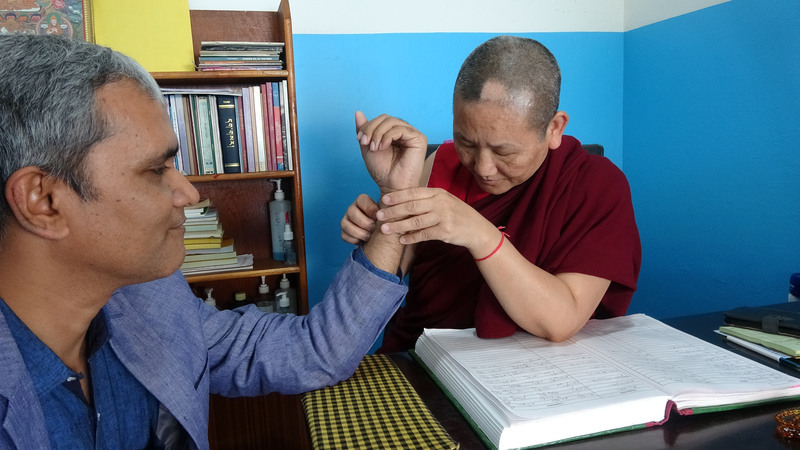 揭開藏醫的神祕面紗！ 印度山城的西藏醫曆學院