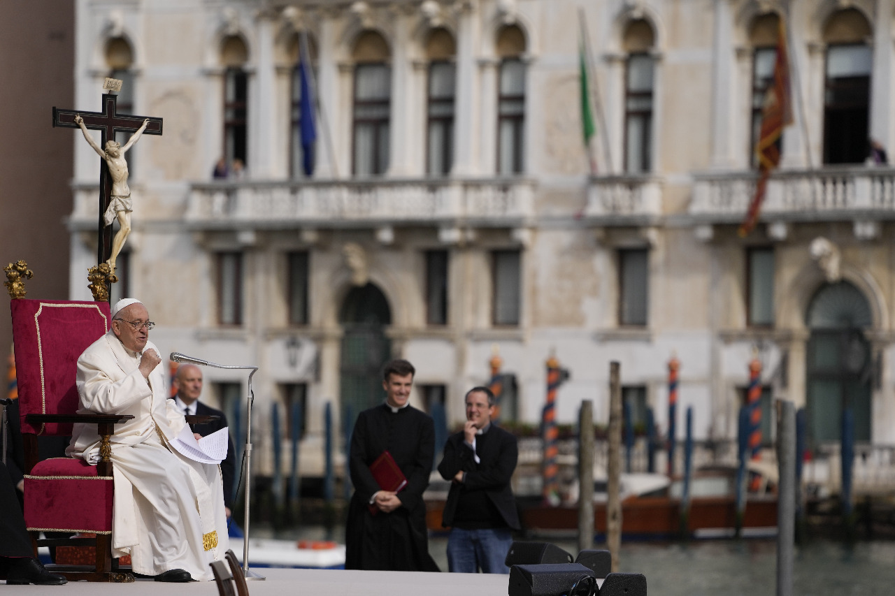 教宗訪威尼斯 參觀威尼斯雙年展羅馬教廷館