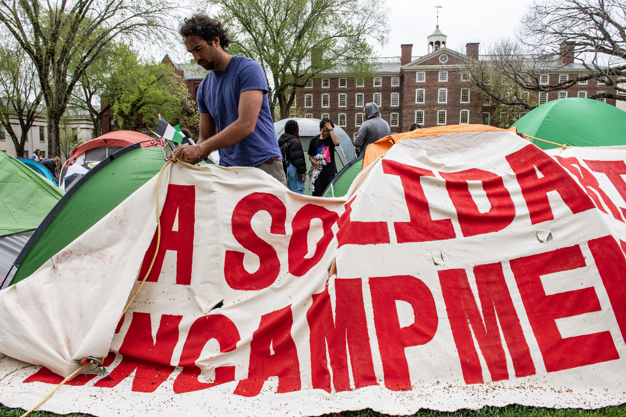 美布朗大學向示威學生讓步 允研議從以色列撤資
