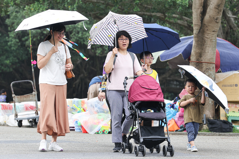 鋒面接近 12日午後變天降雨機率越晚越高