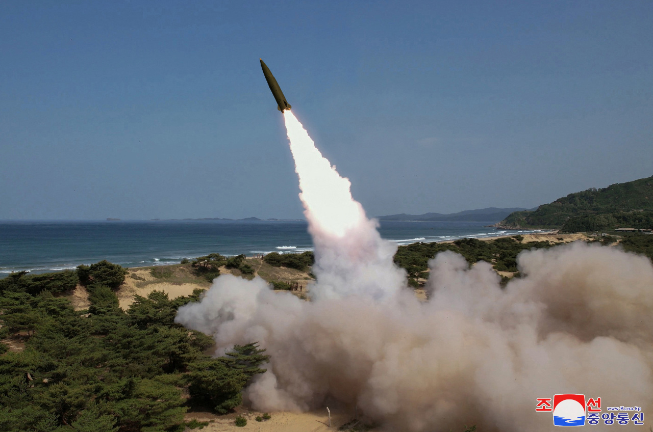 北韓官媒：成功試射引進新型自主導航系統彈道飛彈