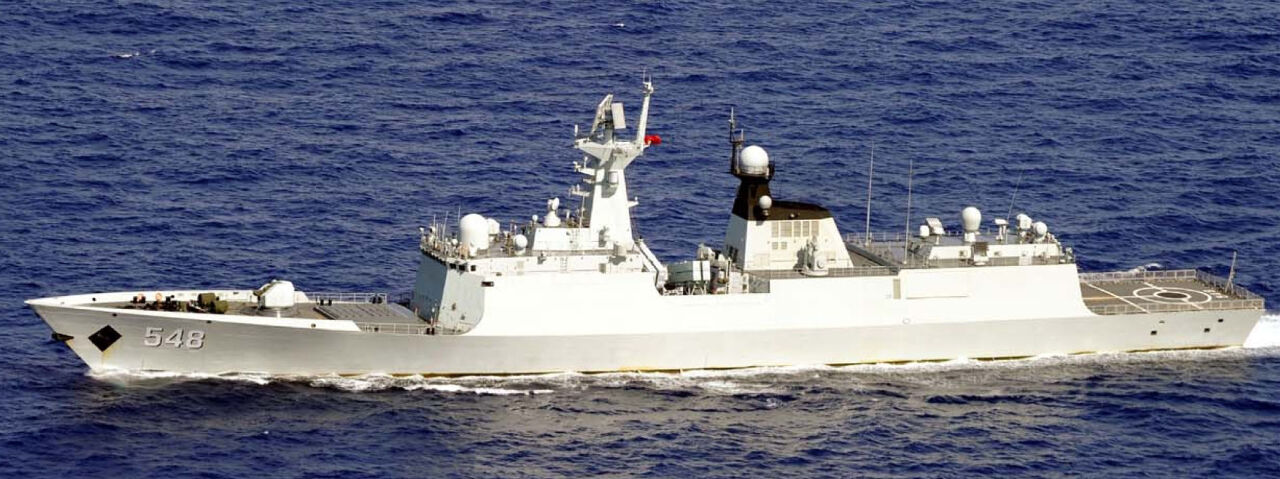 解放軍「益陽」號飛彈護衛艦現身彭佳嶼西北24浬 宜蘭艦併航廣播驅離