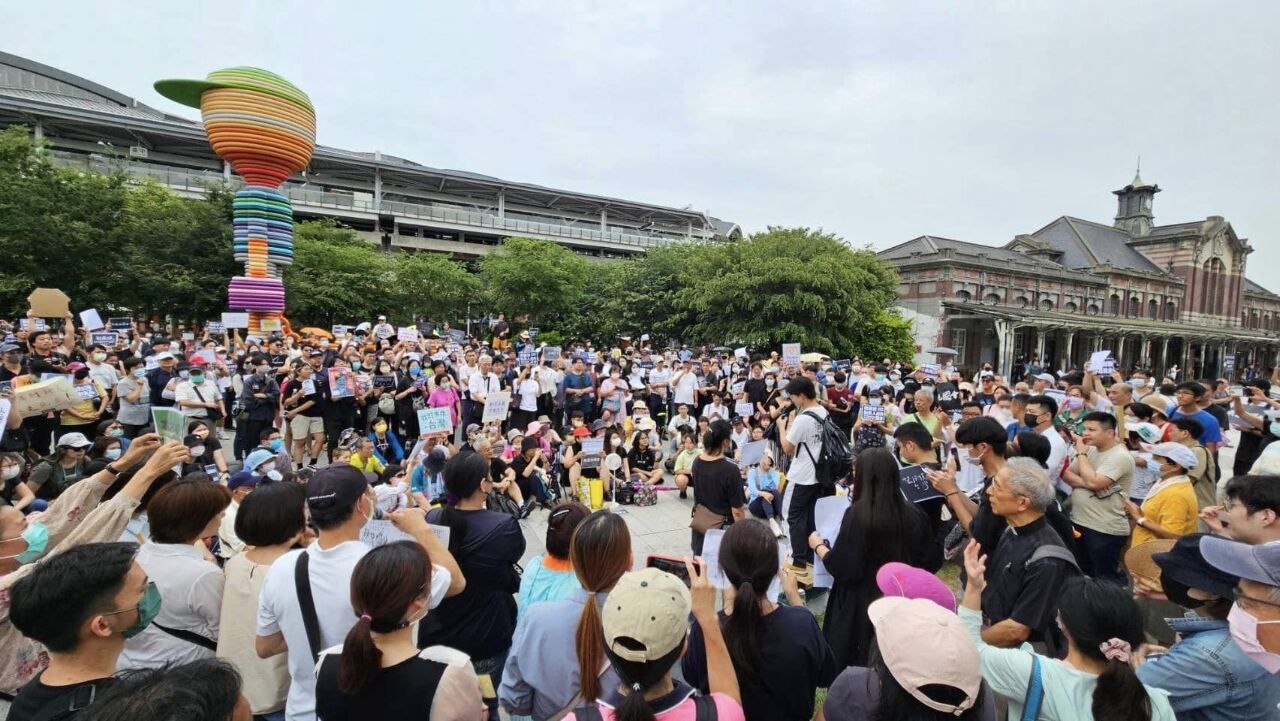 「我藐視國會」全台串聯  台中500民眾聚火車站抗議
