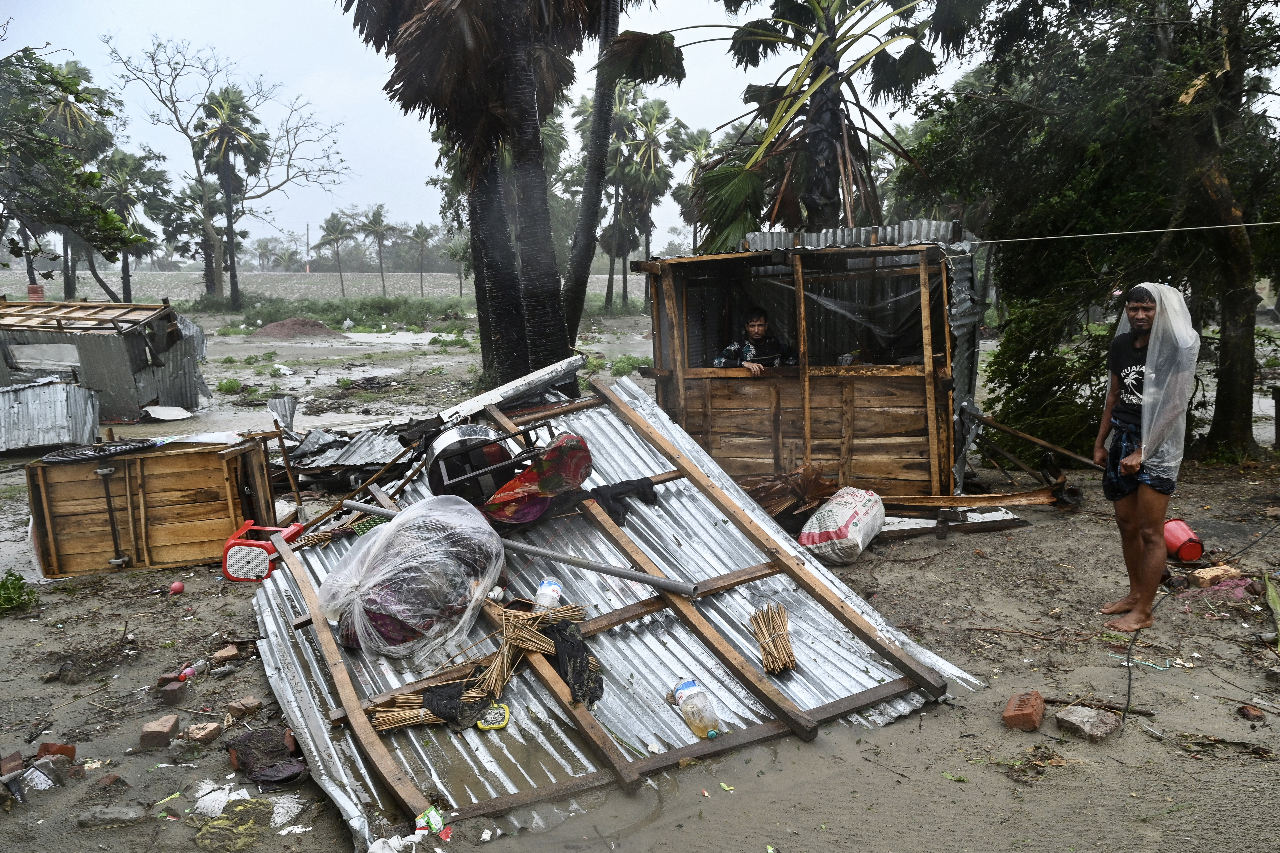 氣旋雷馬爾襲擊孟加拉與印度 百萬人斷電