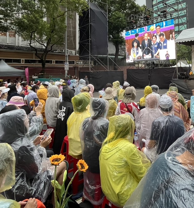 不滿通過立院職權行使法 民團提政院覆議、見韓國瑜等6行動