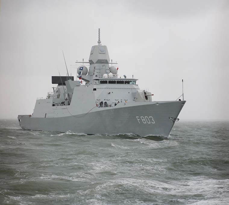 荷蘭護衛艦東海巡邏 中國軍機盤旋接近引安全憂慮