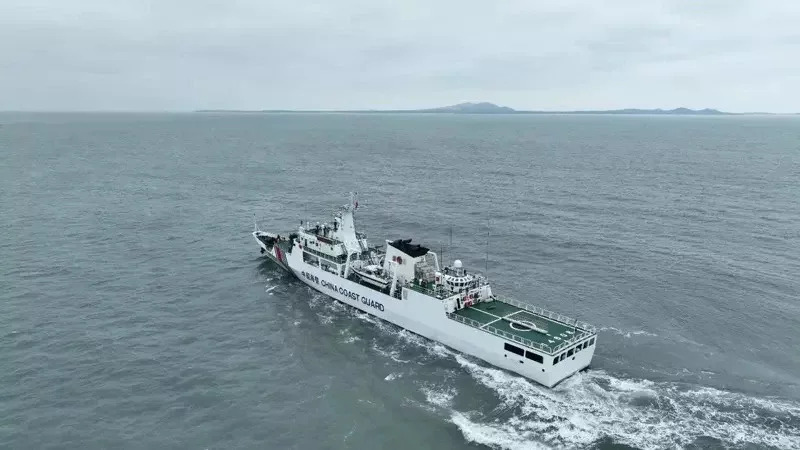 打人喊救人？中國海警登臨驅離菲律賓運補船