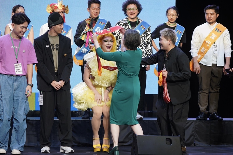 蕭副總統為文化奧運代表團綬帶  勉向世界展現台灣自由平等族群共融價值