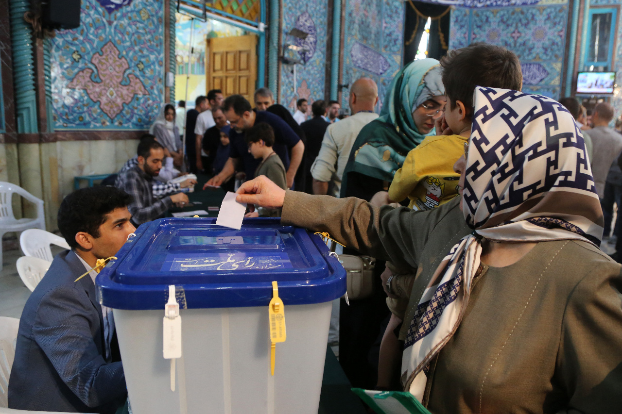 伊朗7/5總統決選 強硬派外交官vs溫和派議員