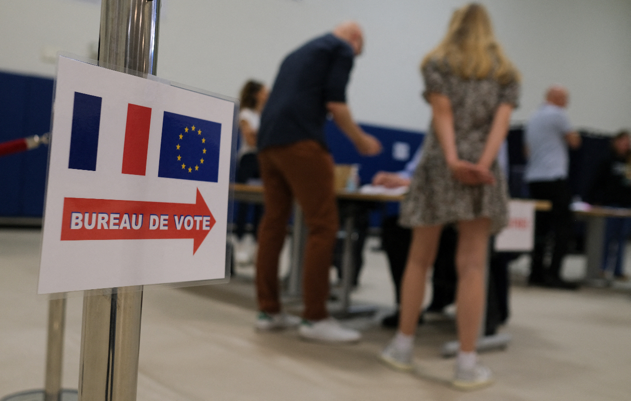 法國會大選第一輪投票開始 民調第一極右翼政黨力拼過半