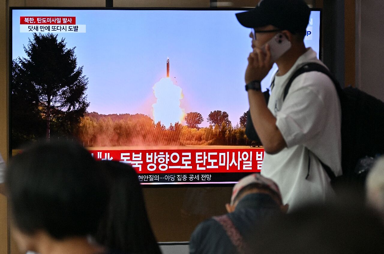 北韓發射2枚飛彈 南韓軍方：1枚可能失敗並墜入北韓