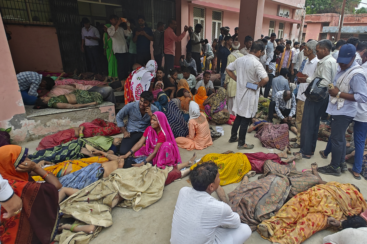 印度宗教集會踩踏意外 死亡人數攀升至121人