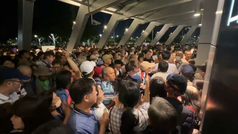 高鐵雲林站湧進觀賞國慶焰火人潮 加開班次疏運