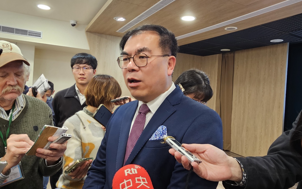 美關稅衝擊 彭啓明：台灣碳費如期徵收 爭取經費助企業轉型