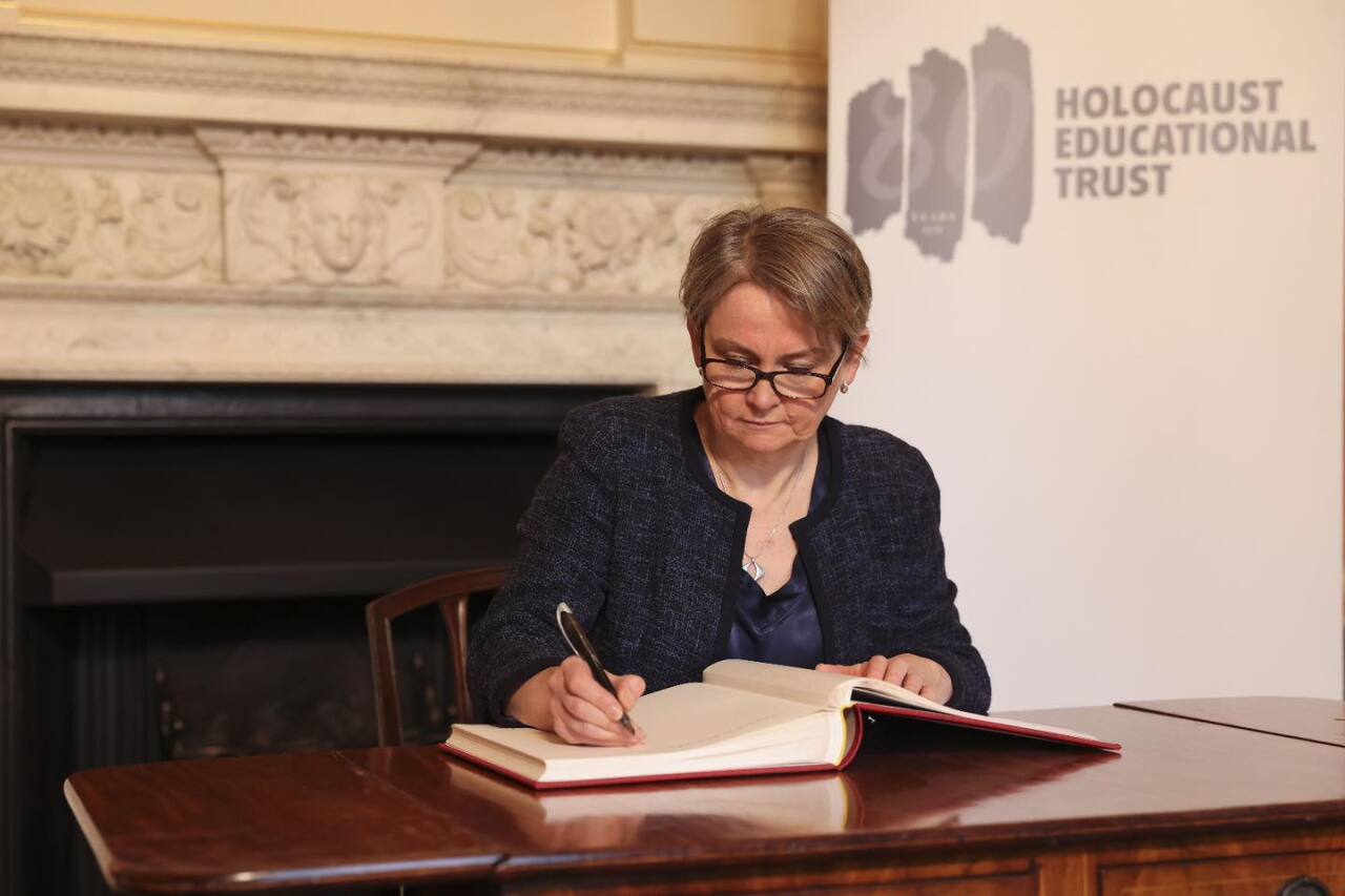 英國擬再緊縮移民政策 內政大臣透露調整畢業生簽證