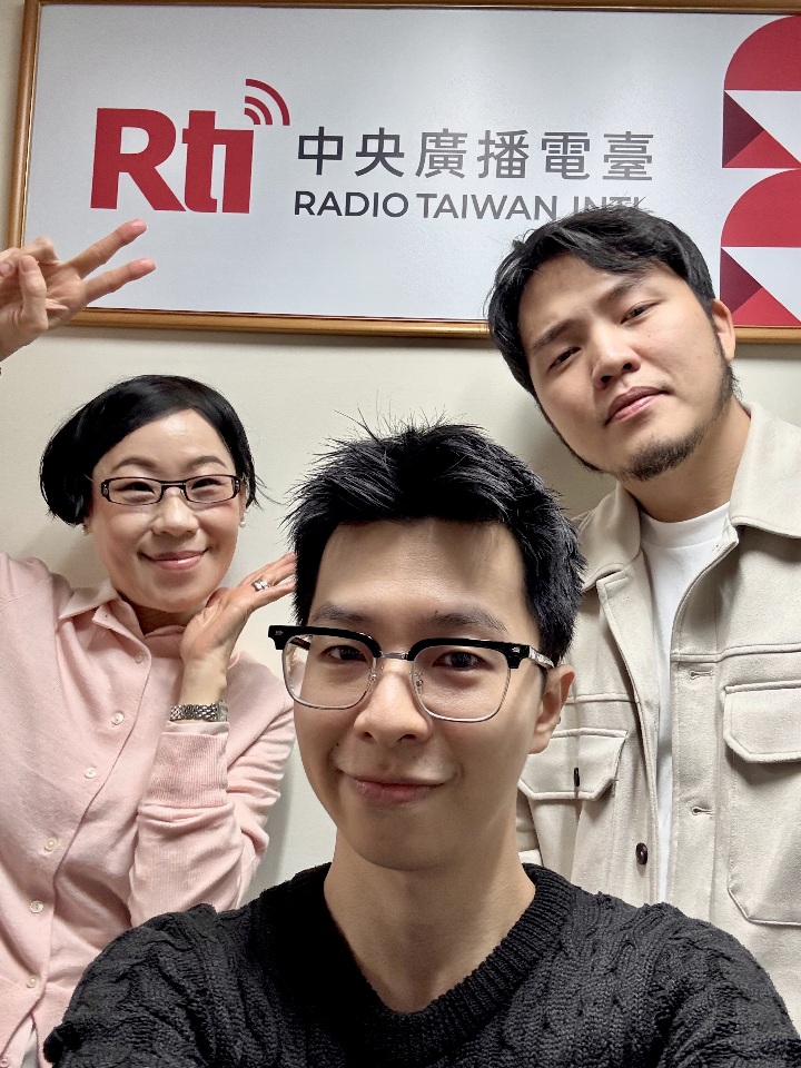 打造跨年最美派對妝容