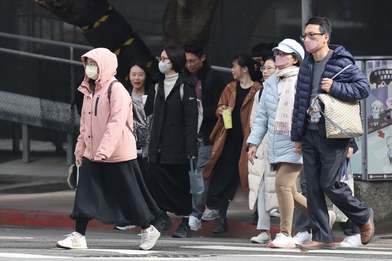 清晨輻射冷卻不到6度 白天冷氣團減弱高達24度