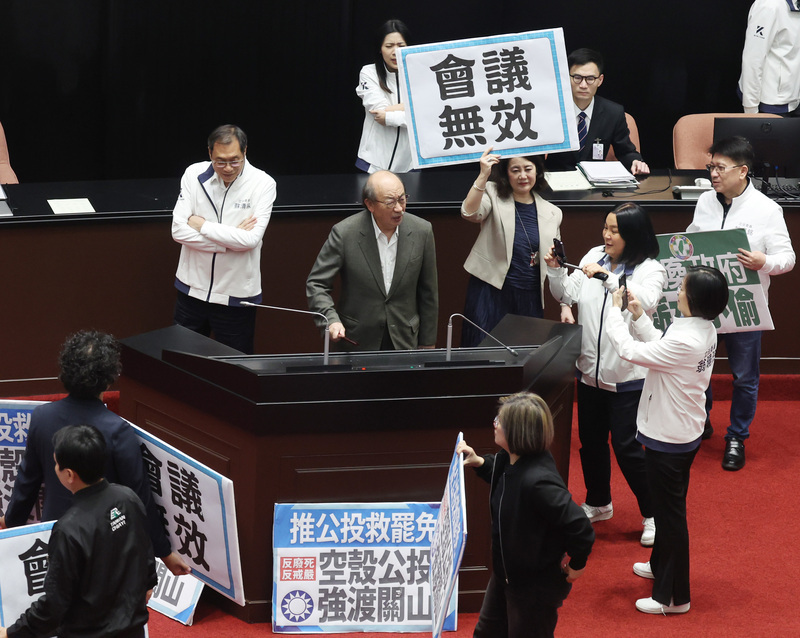 反廢死反戒嚴公投逕付二讀   柯建銘：會議無效將釋憲