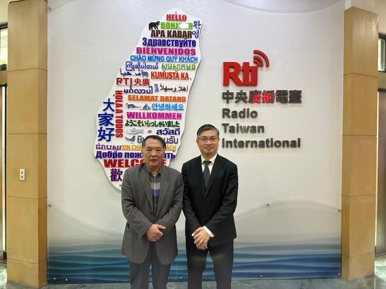 中共的戰狐外交：聯歐抗美難得逞