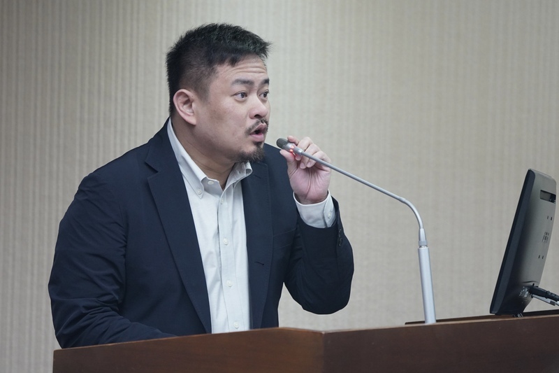 勞保年改要來了？洪申翰表態：應克服勞保收取及給付問題