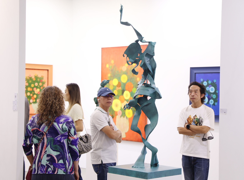 2025台北當代藝術博覽會9日起至11日在台北南港展覽館舉行，8日貴賓預展搶先曝光展區精品，精緻藝術創作吸引民眾目光。中央社記者張新偉攝　114年5月8日 (圖：中央社)