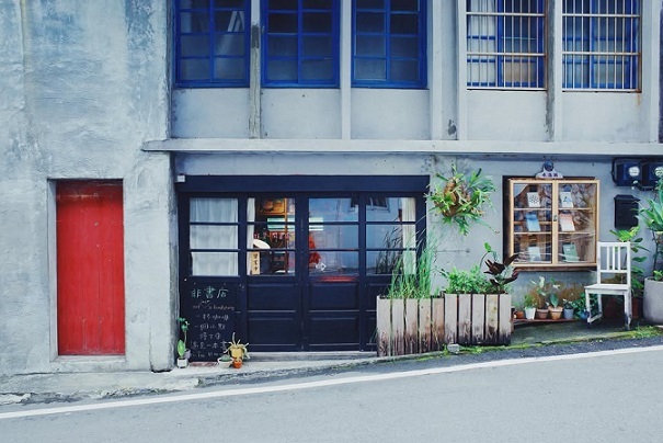 《非書店》：在水湳洞山城裡，開啟生活的對話》